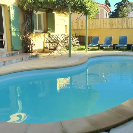 Haven Of Peace With Pool Facing The Sea サナリー・シュル・メール